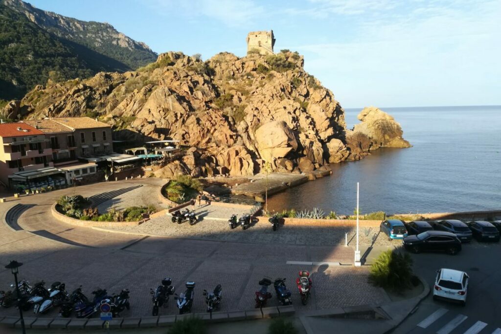 Porto une des étapes de notre tour de Corse à moto