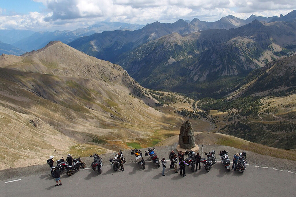 Le col de la Bonette, dans les destinations de notre périple à moto dans les Alpes