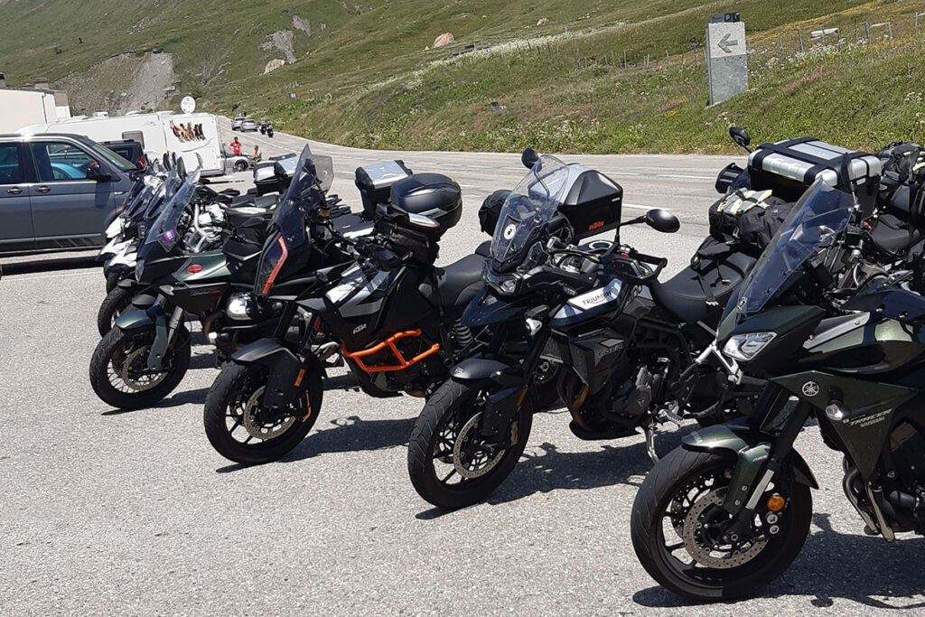 Un break dans notre voyages à moto dans les Alpes