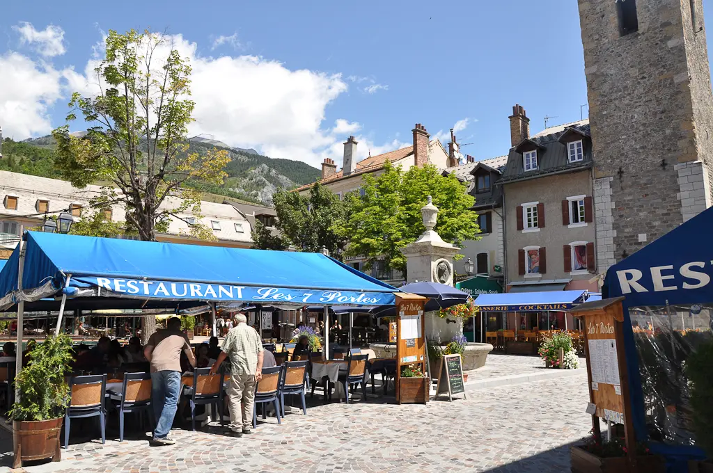 Barcelonnette, haut-lieu des Alpes à moto