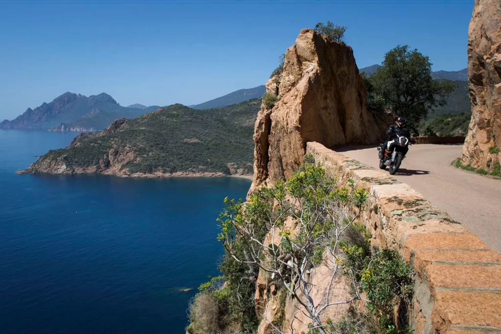 Les calanques à moto entre Porto et Piana