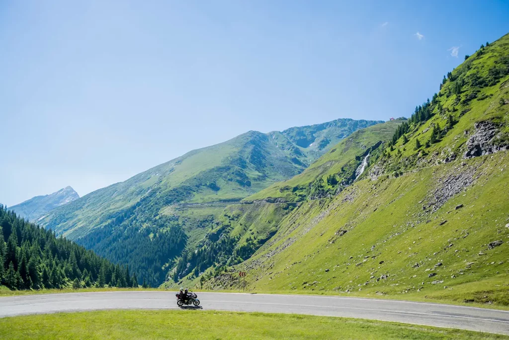 Road trip à moto sur la Route des Grandes Alpes et le Vercors