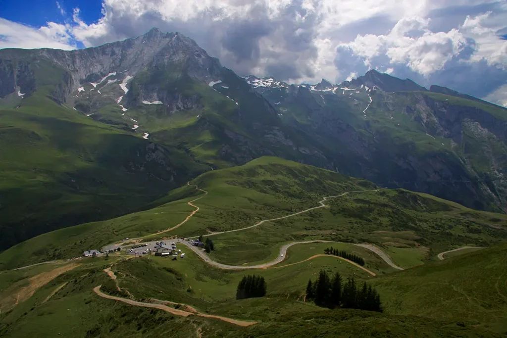 La chaîne des Pyrées à motos, c'est magique