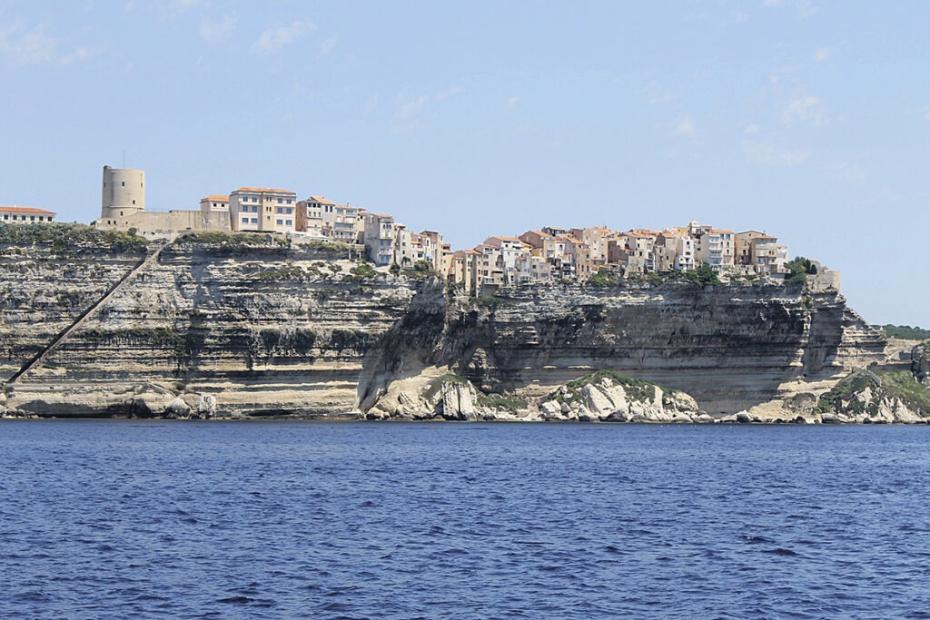 Visite de Bonifacio. Etape de notre voyage à motos en Corse