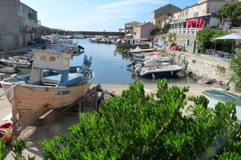 premier arrêt de notre voyage à moto en Corse