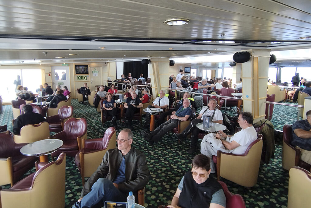 Traversée en ferry avec les motos pour la Corse